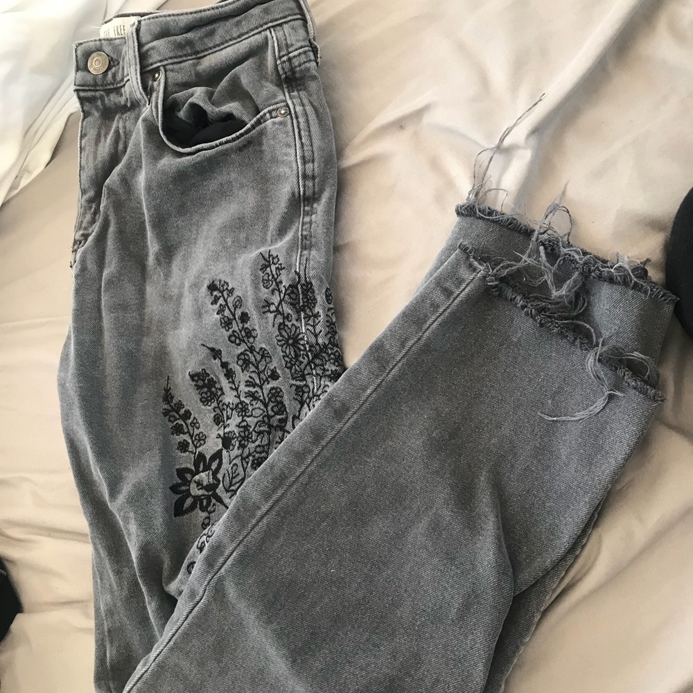 free people gray embroidered floral jeans size 25